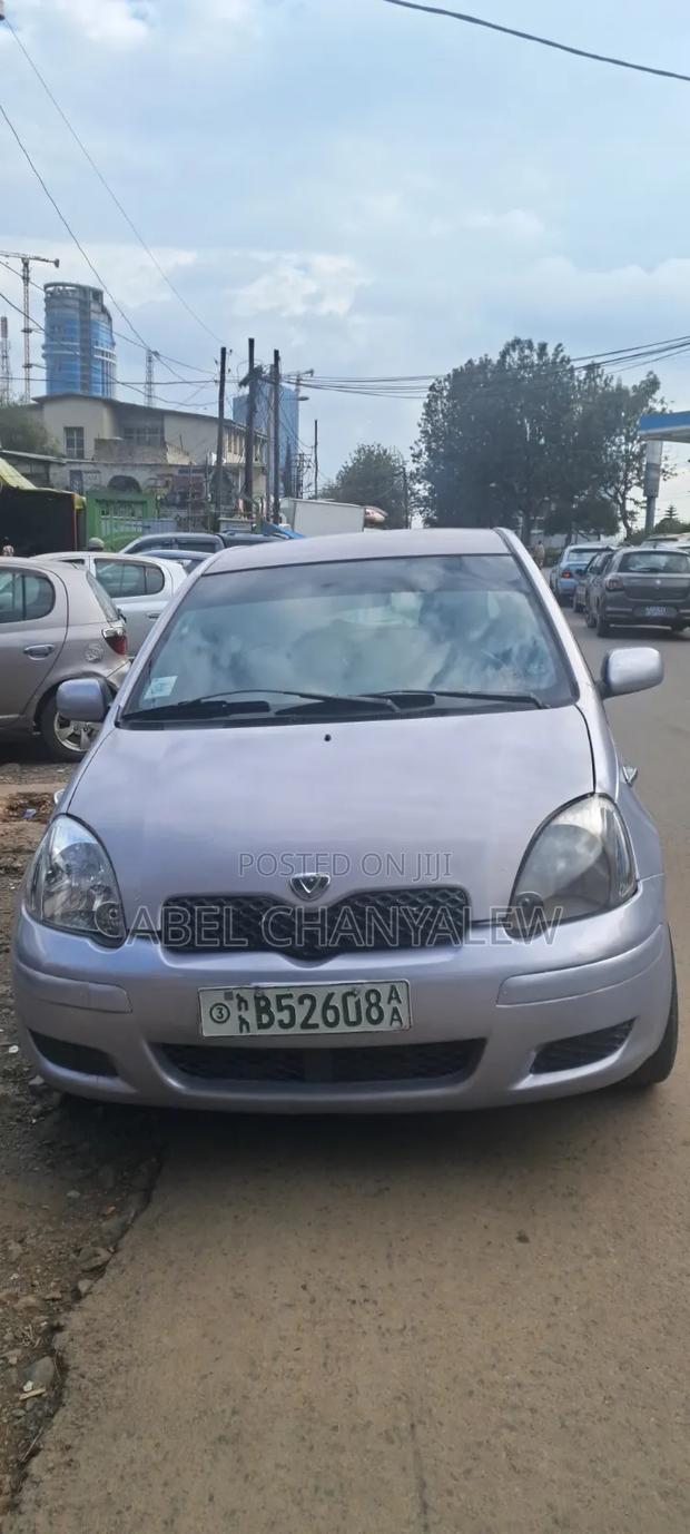 Toyota Vitz 2004 Ivory