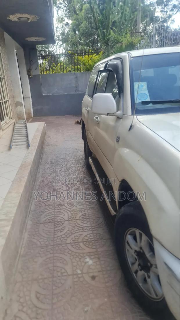Toyota Land Cruiser 100 4.2 2006 White