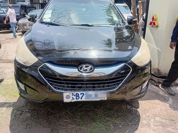 Hyundai Tucson 2012 Black