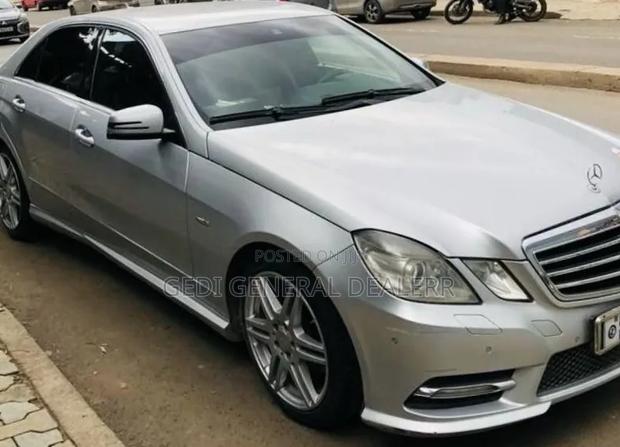 Mercedes-Benz E200 2013 Silver