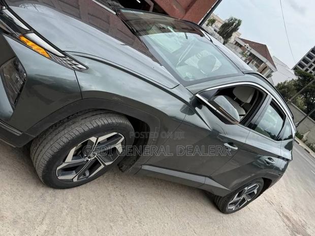 Hyundai Tucson XRT 2022 Gray
