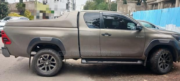 Toyota Hilux 2022 Teal