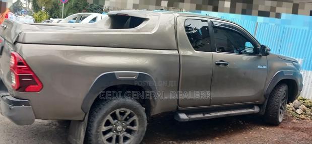 Toyota Hilux 2022 Teal