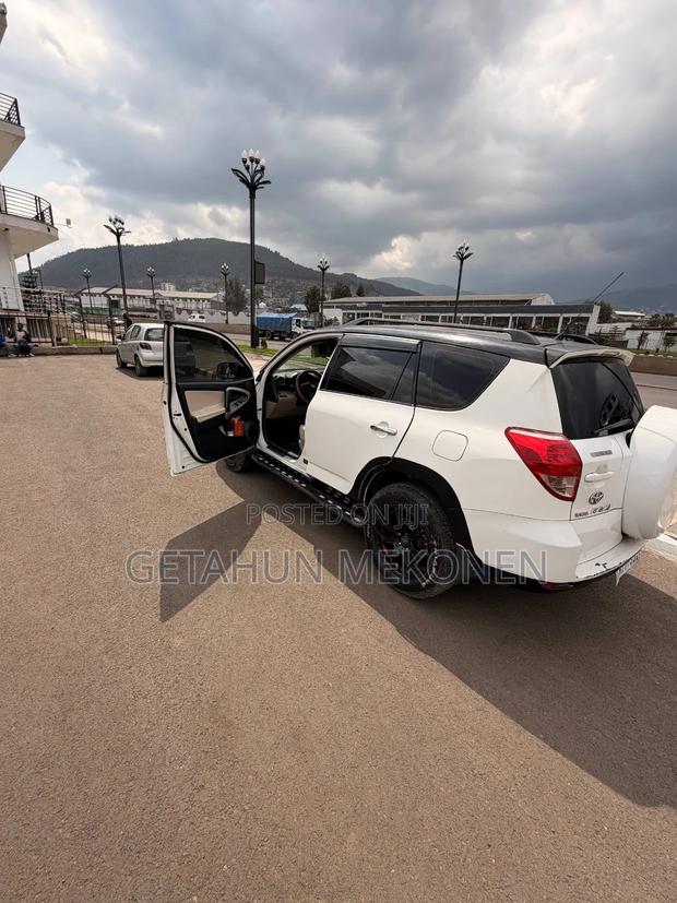 Toyota RAV4 2007 White
