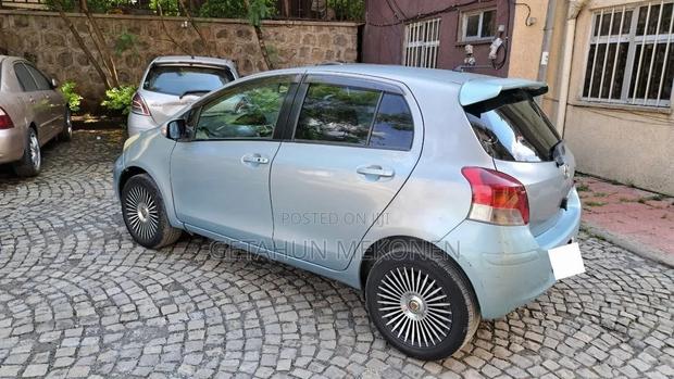 Toyota Yaris 2010 Silver