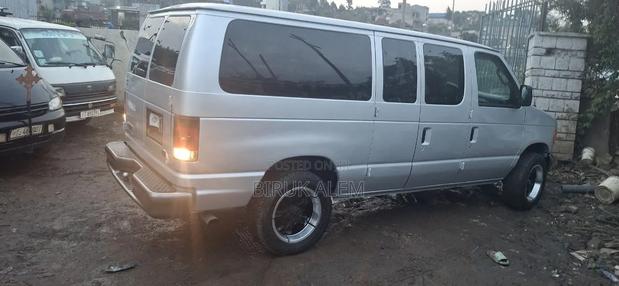 Ford E-350 2007 Silver