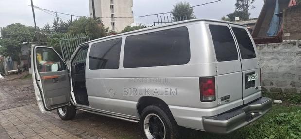 Ford E-350 2007 Silver