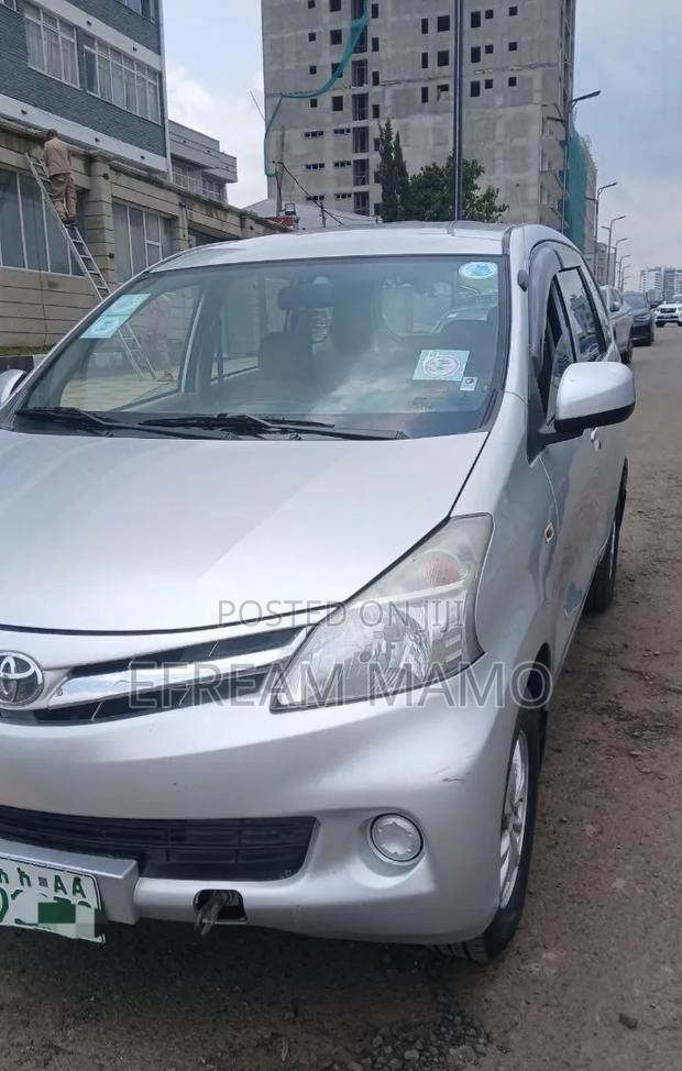 Toyota Avanza 2012