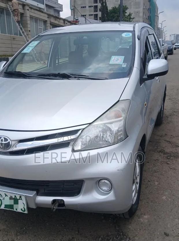 Toyota Avanza 2012