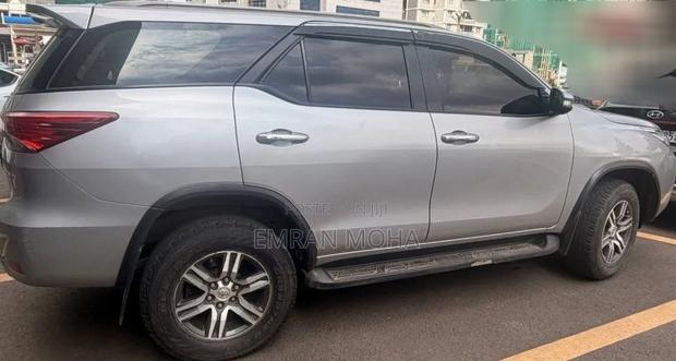 Toyota Fortuner 2016 Silver