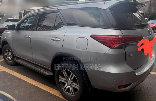 Toyota Fortuner 2016 Silver
