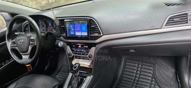 Hyundai Avante 2017 Gray