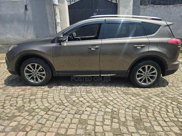 Toyota RAV4 2017 Beige