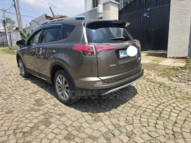 Toyota RAV4 2017 Beige