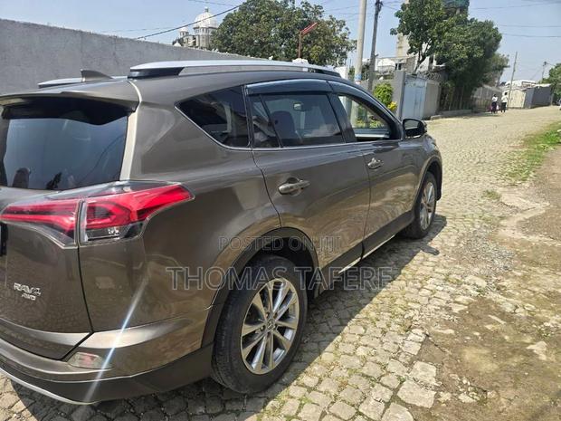 Toyota RAV4 2017 Beige