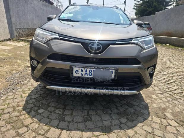 Toyota RAV4 2017 Beige