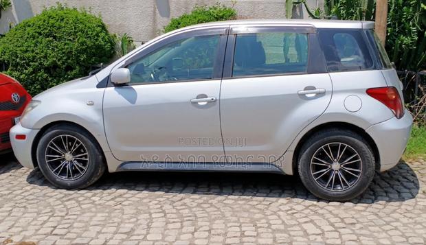 Toyota IST 2003 Silver