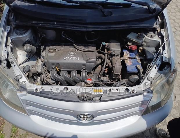 Toyota IST 2003 Silver
