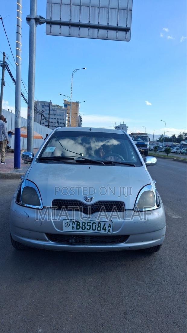 Toyota Vitz 1.0 FWD 3dr 2001 Silver