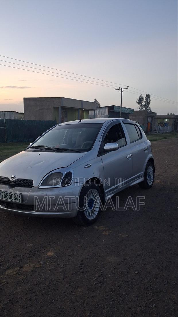 Toyota Vitz 1.0 FWD 3dr 2001 Silver