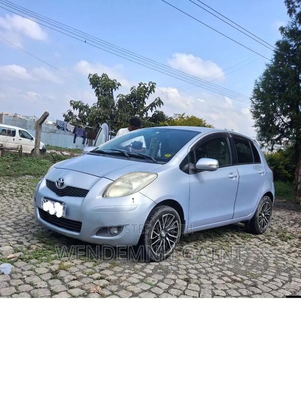 Toyota Yaris 2010 Silver