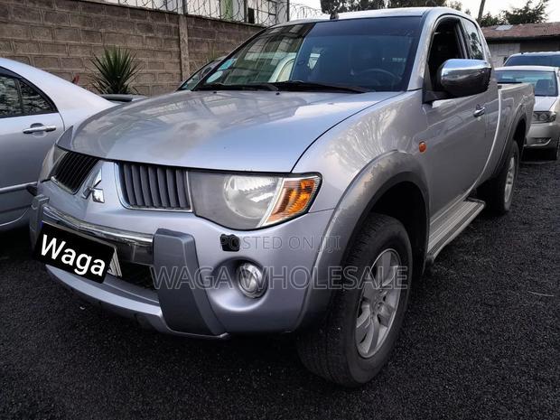 Mitsubishi L200 2007 Silver