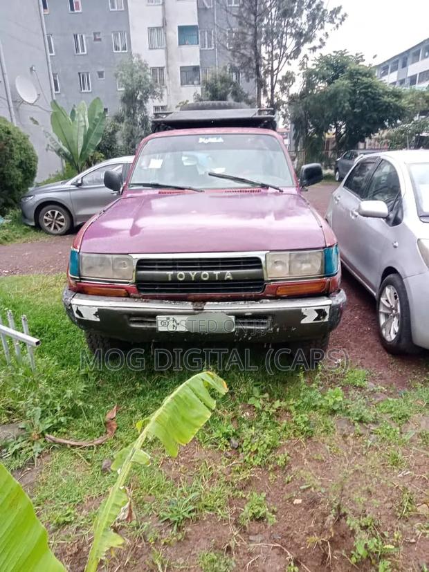 Toyota Land Cruiser 1990 Red