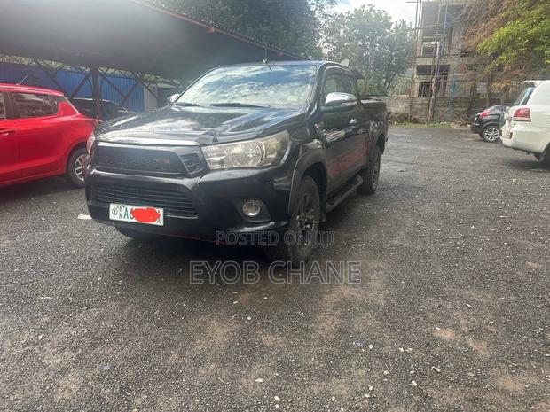 Toyota Hilux 2017 Black