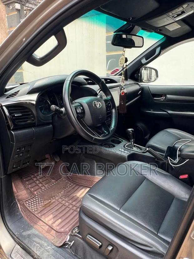 Toyota Hilux 2022