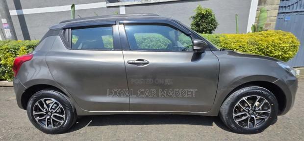 Suzuki Swift 2021 Gray
