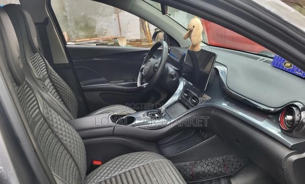 BYD E2 43 kWh 94 hp FWD 2025 Gray