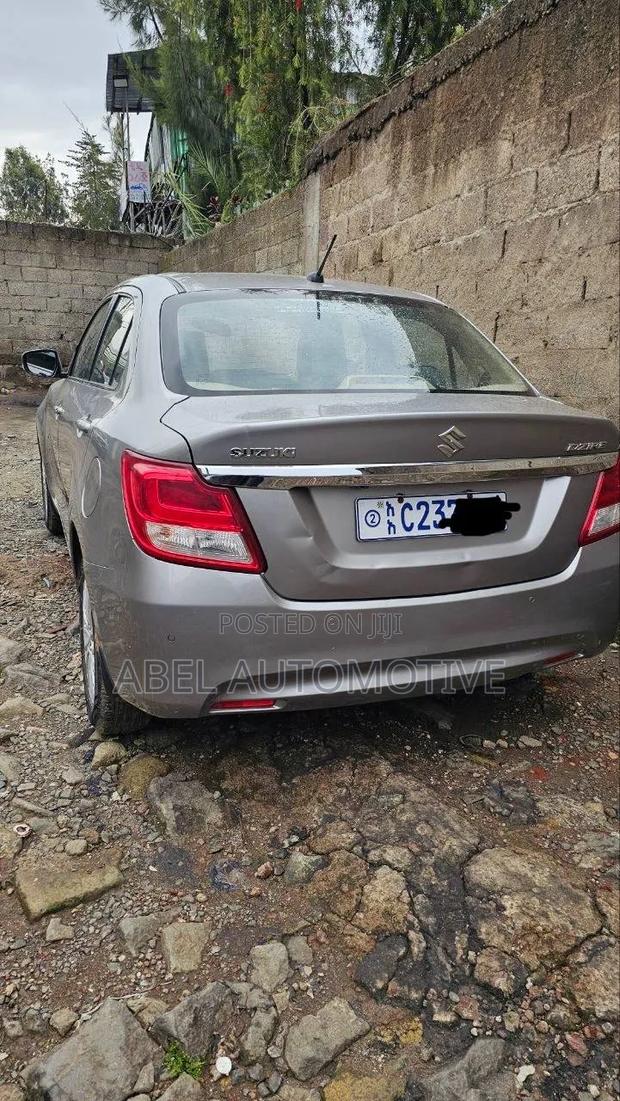 Suzuki Dzire 2022 Silver