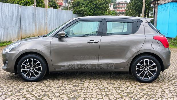 Suzuki Swift 2021 Gray