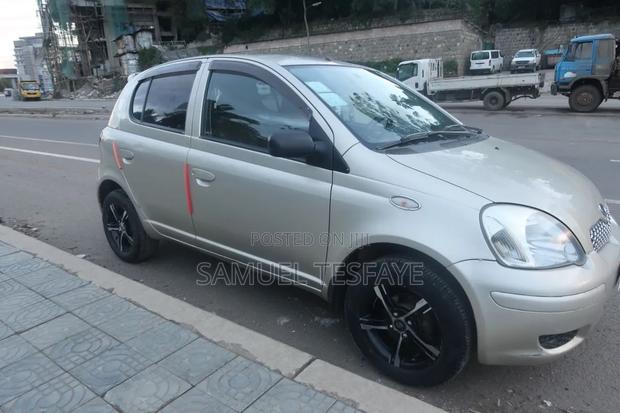 Toyota Vitz 2002