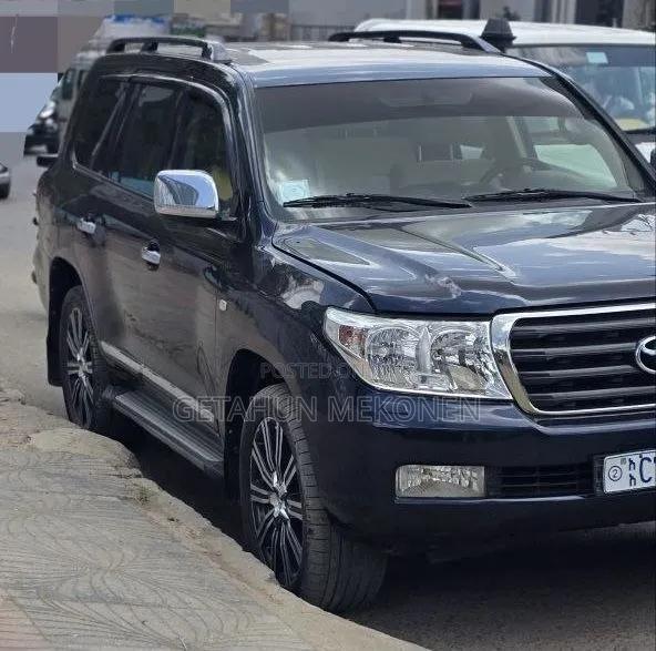 Toyota Land Cruiser 2011 Blue