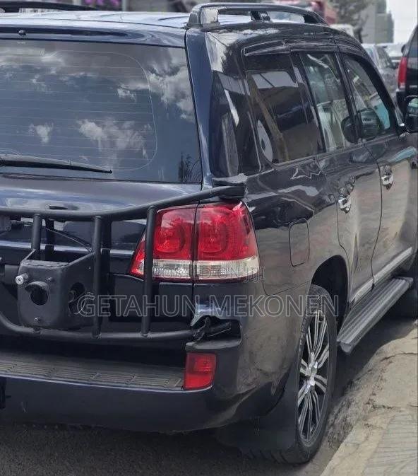 Toyota Land Cruiser 2011 Blue