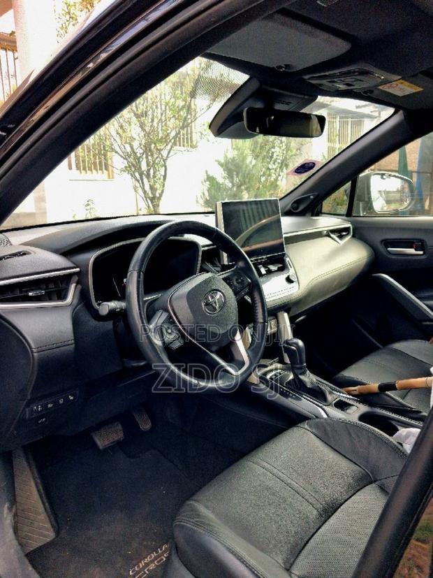 Toyota Corolla Cross L 2023 Black