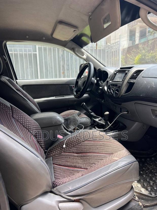 Toyota Hilux 2008 Black