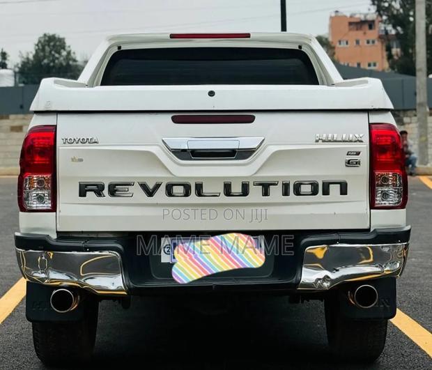 Toyota Hilux 2019 White