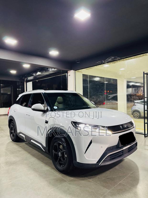 BYD Yuan Up 2025 Silver