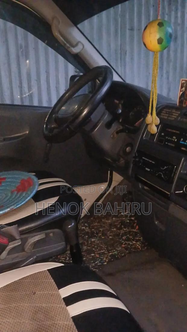 Toyota Grand HiAce 2002 White