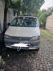 Toyota Grand HiAce 2002 White for sale