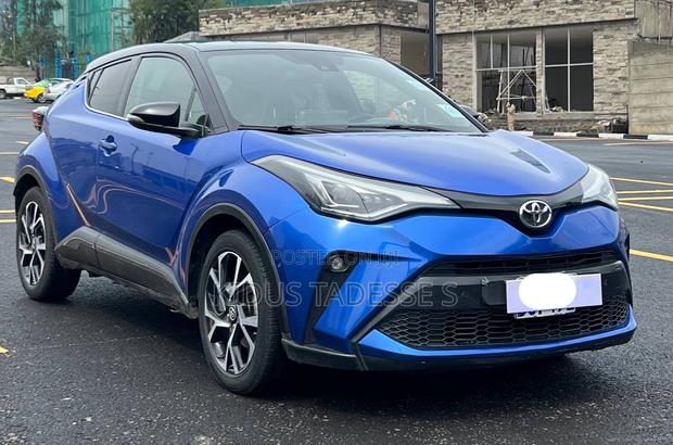 Toyota C-HR 2021 Blue