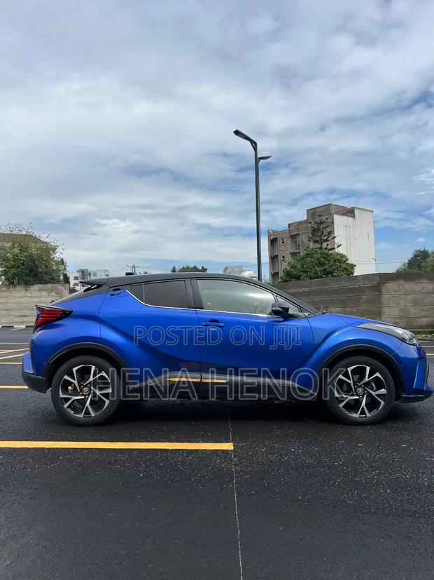 Toyota C-HR 2021 Blue
