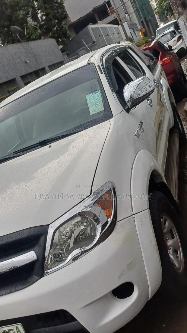 Toyota Hilux 2007 Off white