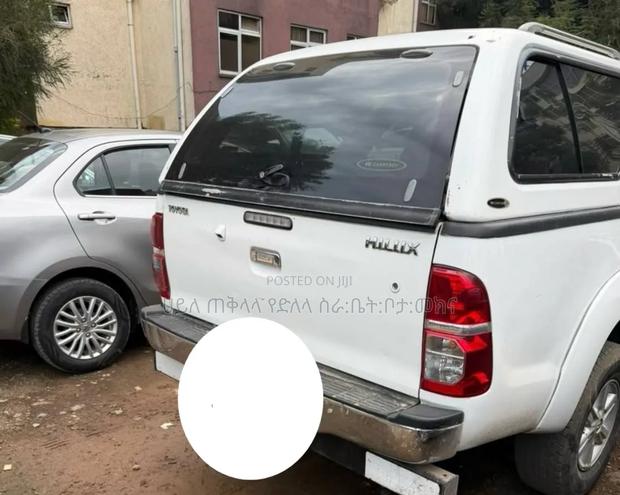 Toyota Hilux 2013 White