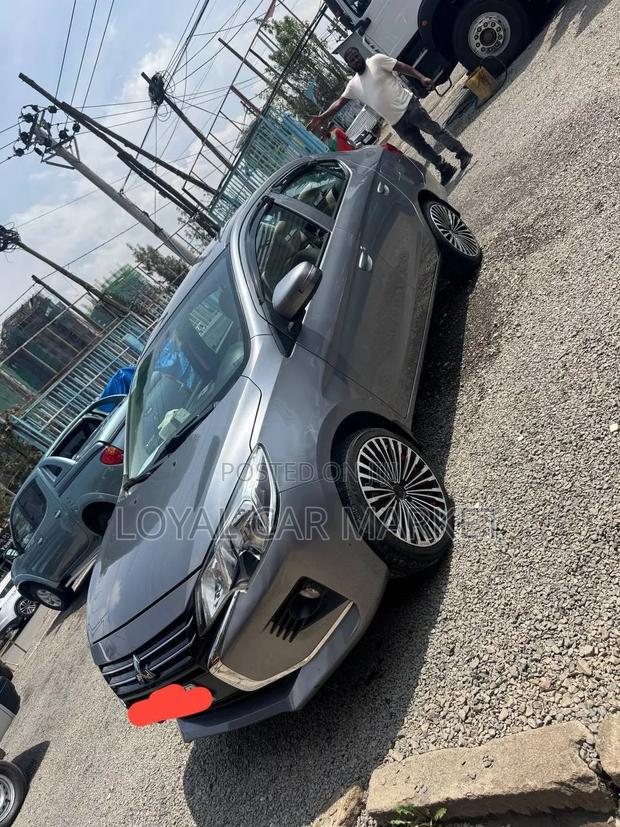 Mitsubishi Attrage 2022 Gray