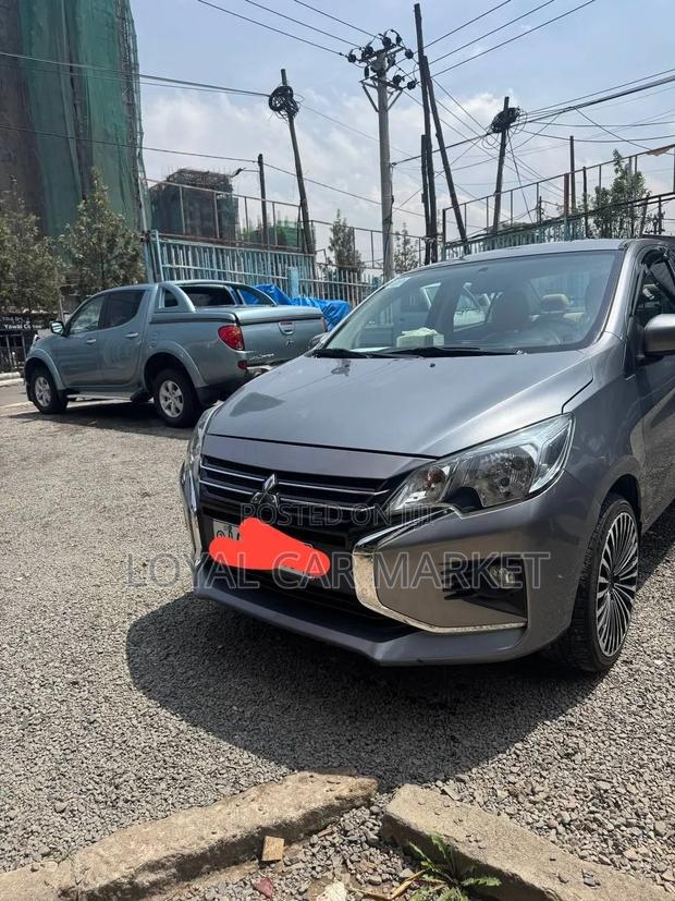 Mitsubishi Attrage 2022 Gray
