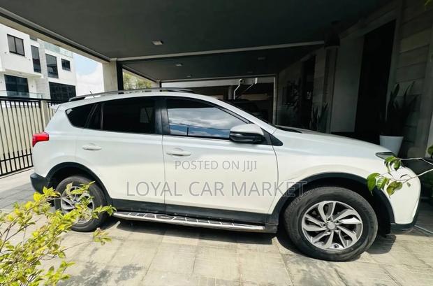 Toyota RAV4 2016 White