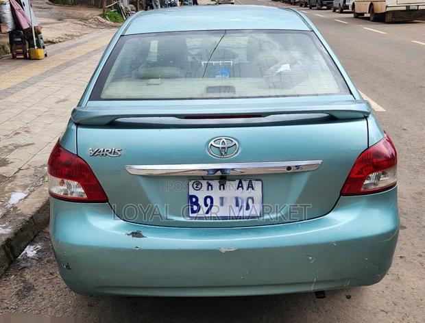 Toyota Yaris 2008 Gray